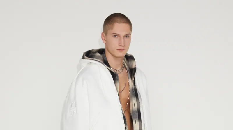 أناقة متفردة لمجموعة «جيفنشي» الرجالية لخريف وشتاء 2023