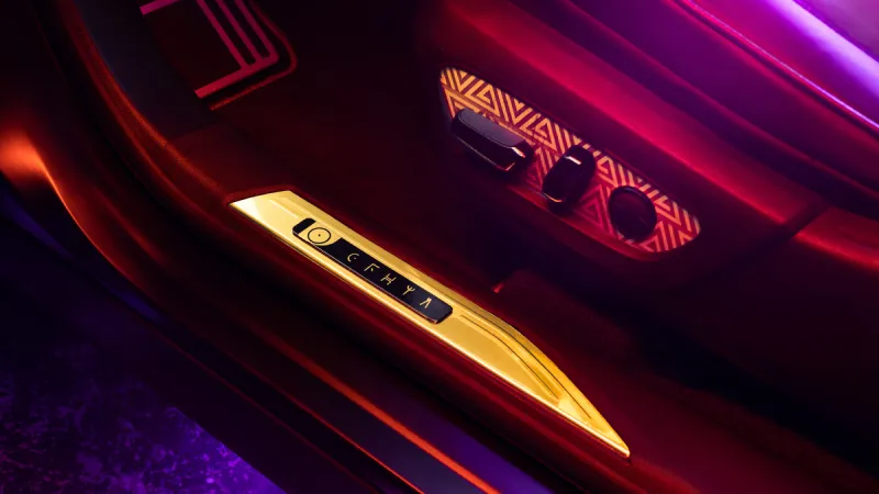 «لكزس RX 500h».. أيقونة من اتحاد عمالقة الموضة وصانعي السيارات