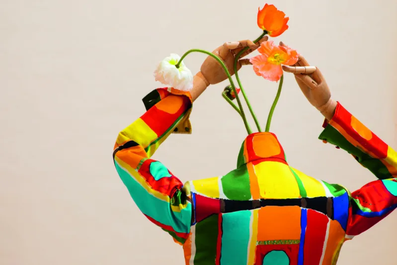 «كين سكوت».. مصمم أزياء أحدث «ثورة موضة» في الستينيات.. فما قصته؟