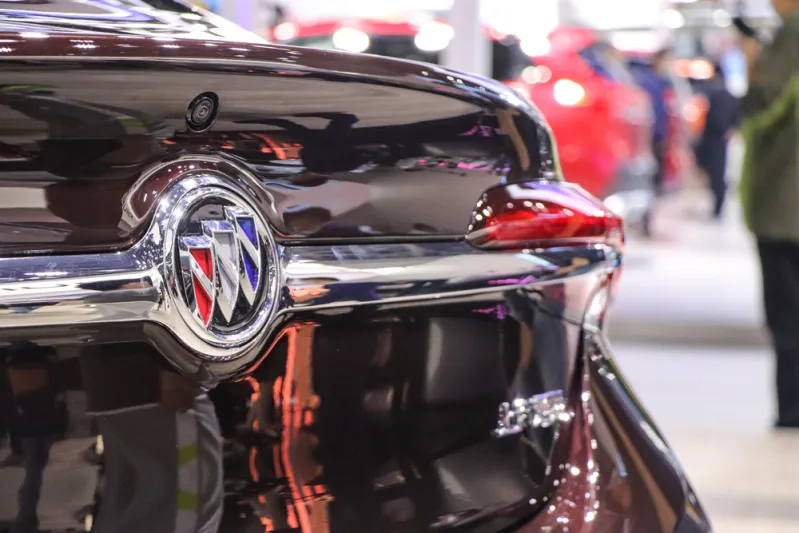 بويك تطرح سيارة لاكروس الجديدة بقدرات "خارقة" لمنافسة مرسيدس