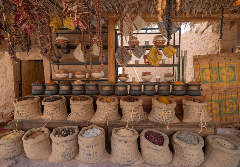 «العلا القديمة» ضمن أفضل القرى السياحية في العالم 2022 (فيديو)