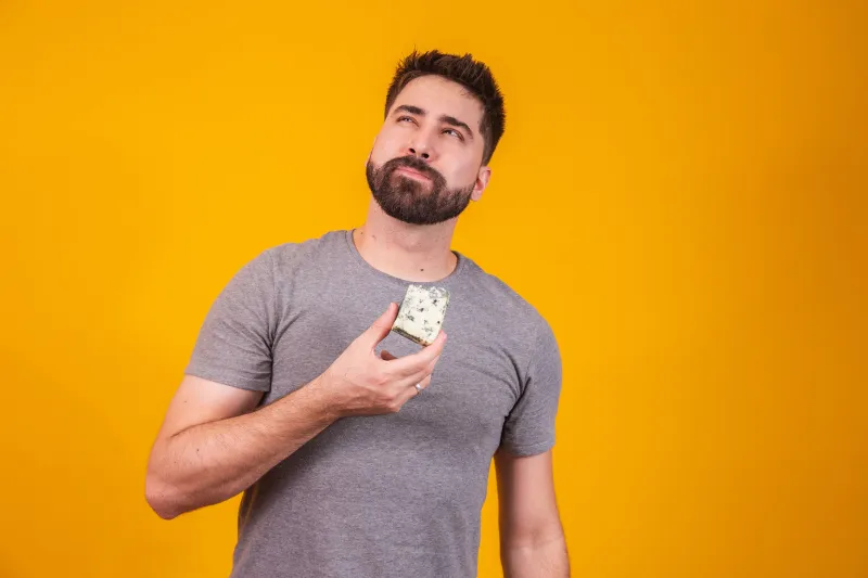 تناول الجبن واكتب أحلامك.. واحصل على ألف دولار!