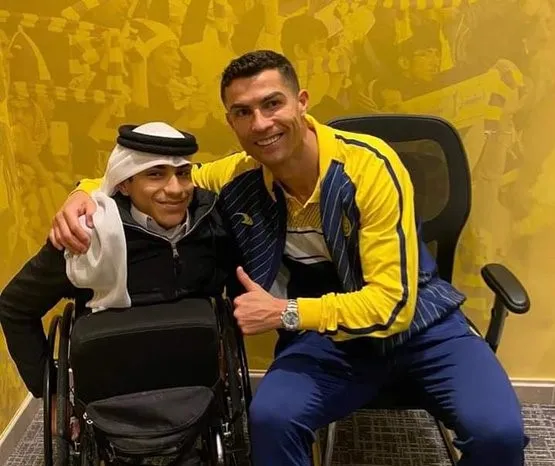 كريستيانو رونالدو يثير تفاعلاً واسعًا بسبب «غانم المفتاح».. فما القصة؟