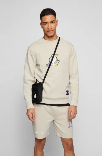 شنط «باوتش».. عنوان الأناقة لعالم الرجال