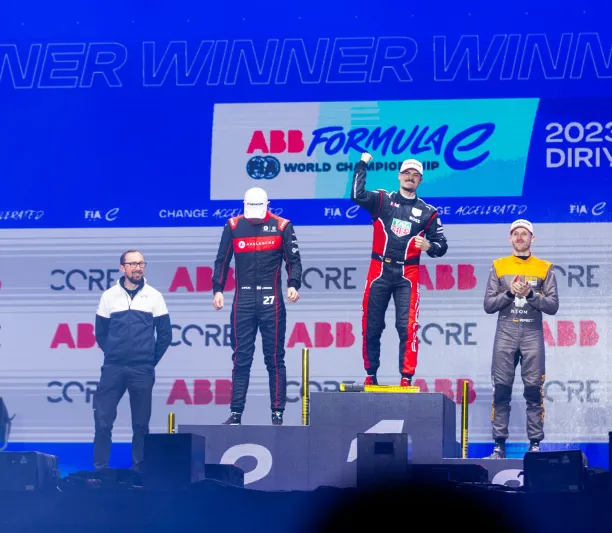 «باسكال فيرلاين» يتوّج بسباق «فورمولا إي الدرعية 2023»