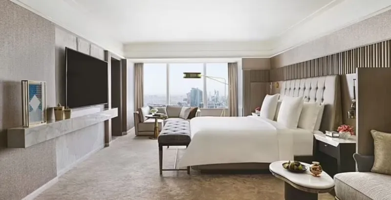 يطل على أجمل مناظر الرياض.. كيف يبدو «الجناح الملكي» الخاص بكريستيانو رونالدو؟