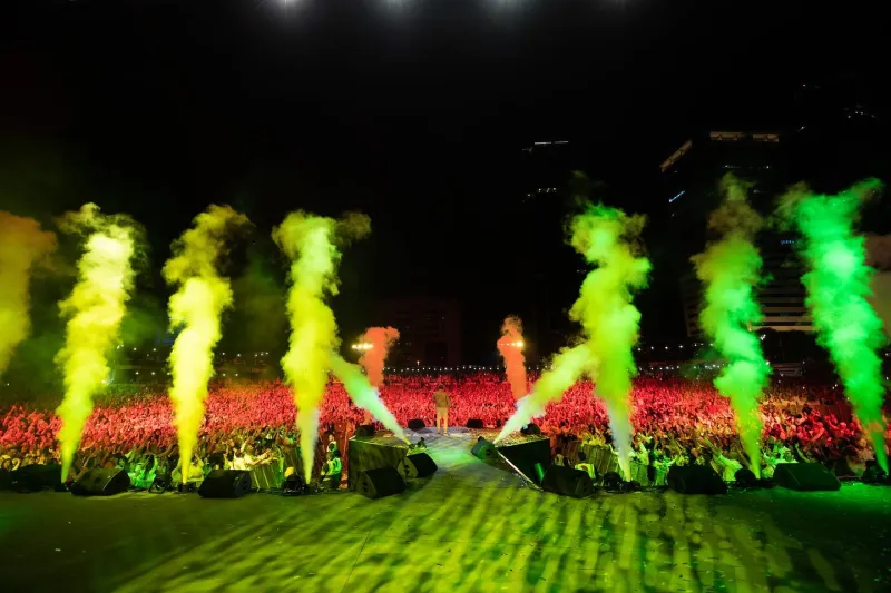 وسط حضور جماهيري غفير.. حفل أسطوري لعمرو دياب في دبي