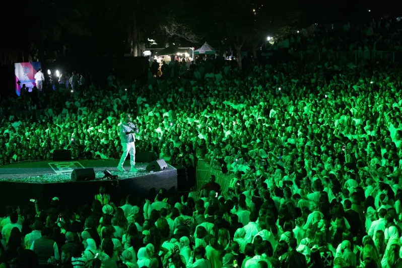 وسط حضور جماهيري غفير.. حفل أسطوري لعمرو دياب في دبي