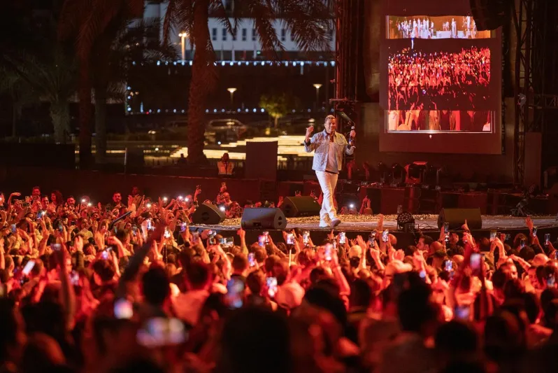 وسط حضور جماهيري غفير.. حفل أسطوري لعمرو دياب في دبي