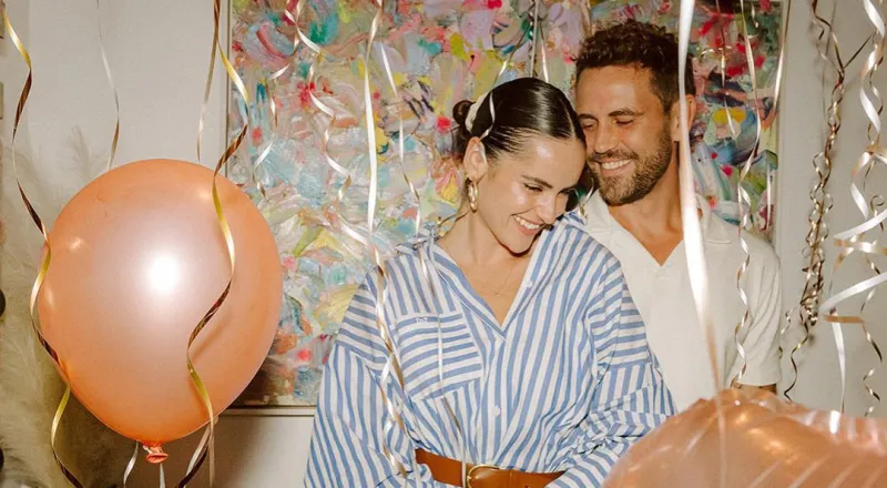 «عام الارتباط».. مشاهير أعلنوا خطبتهم مع بداية 2023