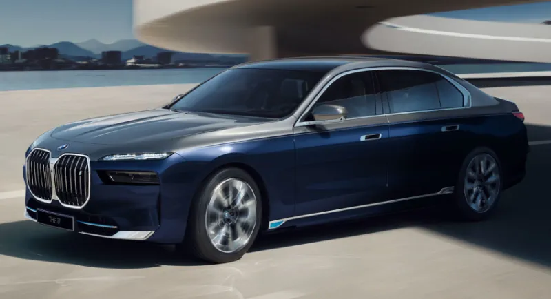 إم كي جروب تكشف النقاب عن سيارة BMW i7 Excellence متعددة المزايا