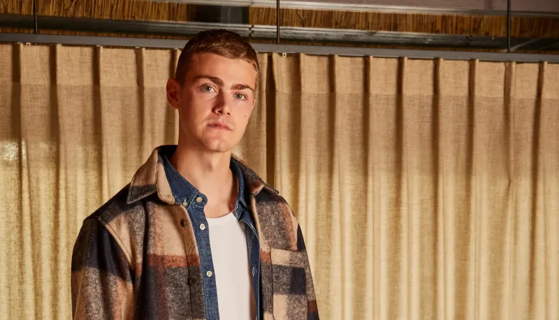 «Shirt Jackets».. المزيج الأمثل للدفء والأناقة