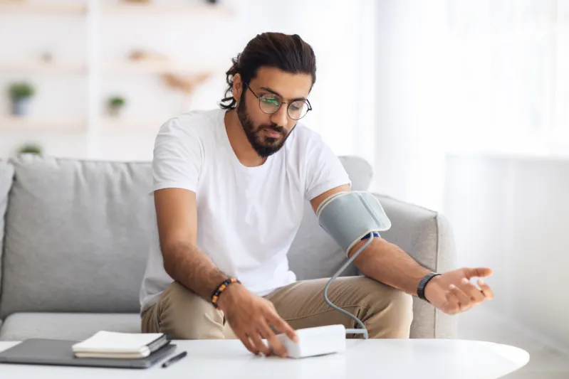 كيف تُعالج الضغط المرتفع دون أدوية؟.. نصائح مهمة لمواجهة «القاتل الصامت»