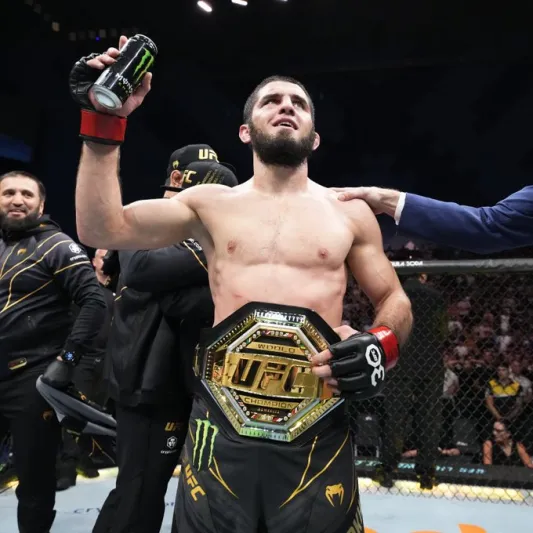 بعد فوزه بلقب «UFC».. «إسلام مخاشيف»: «أنا الأفضل في العالم»