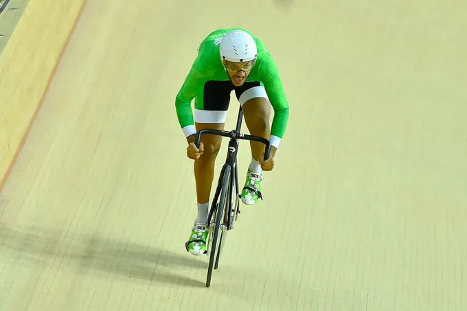 السعودي «يوسف محمد» أول عربي يُتوج بميدالية في كأس العالم للدراجات