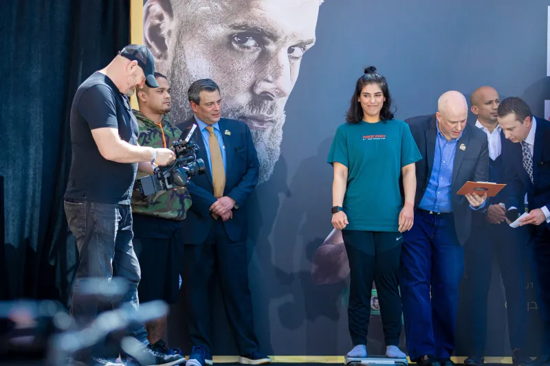 «رغد النعيمي».. أول سعودية تحقق فوزًا في نزال احترافي للملاكمة