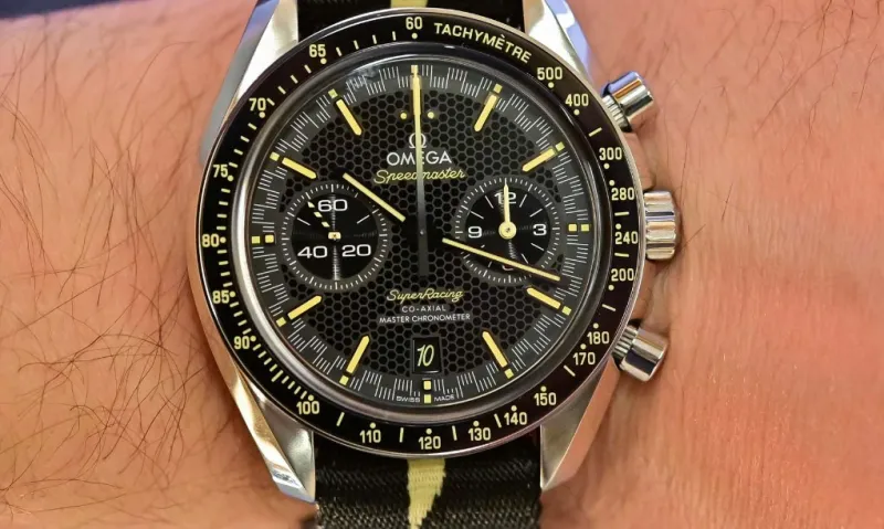 "سبيدماستر سوبر ريسينغ".. ساعة جديدة من "أوميغا" تأسرك بدقتها