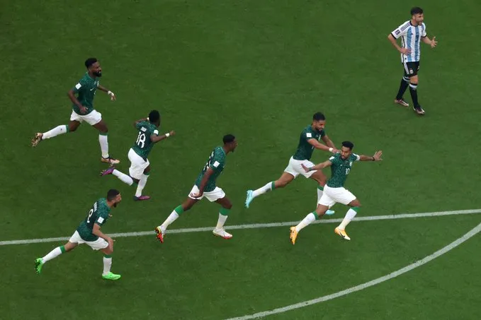 الفيفا: رحلة الأرجنتين بكأس العالم بدأت بمفاجأة من المنتخب السعودي