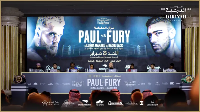 كريستيانو رونالدو يحضر «نزال الحقيقة» بين «جيك بول» و «تومي فيوري»