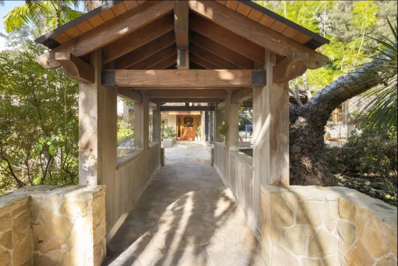 «جينيفر لوبيز» تعرض منزلها للبيع مقابل 42.5 مليون دولار