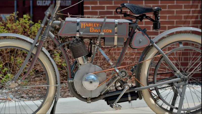 الأغلى على الإطلاق.. بيع دراجة من إنتاج «هارلي» عمرها 115 عامًا