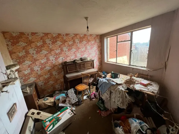 بيع "أقذر منزل في بريطانيا" بمبلغ كبير