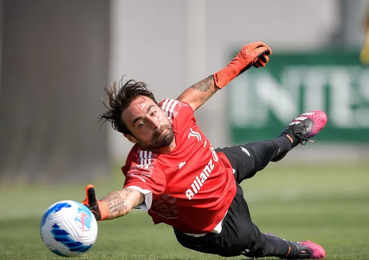 صديق «كريستيانو رونالدو».. حارس يوفنتوس قد ينتقل للنصر الصيف المقبل