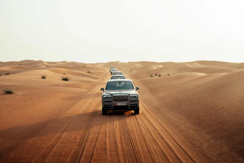 «رولز-رويس كولينان».. التنقل في الصحراء برقي بريطاني 