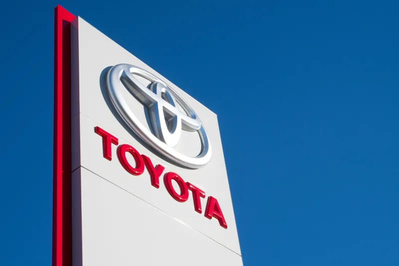 «تويوتا» تُخطط لإنتاج 10000 سيارة كهربائية شهريًا بأمريكا نهاية 2025