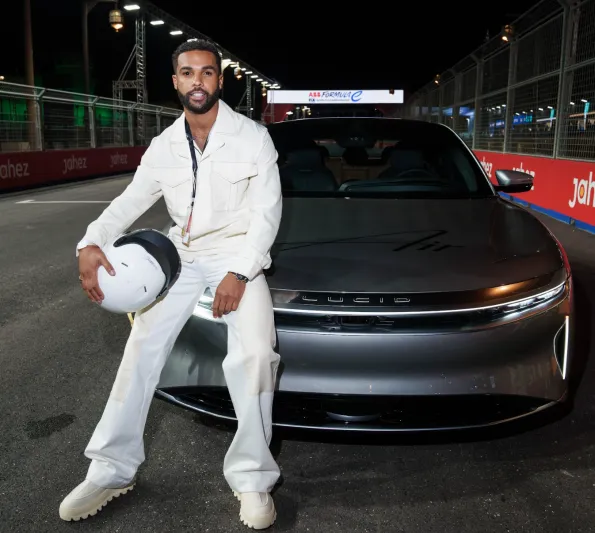 «لوسيان لافيسكاونت» يحضر منافسات بطولة العالم للفورمولا إي في الدرعية