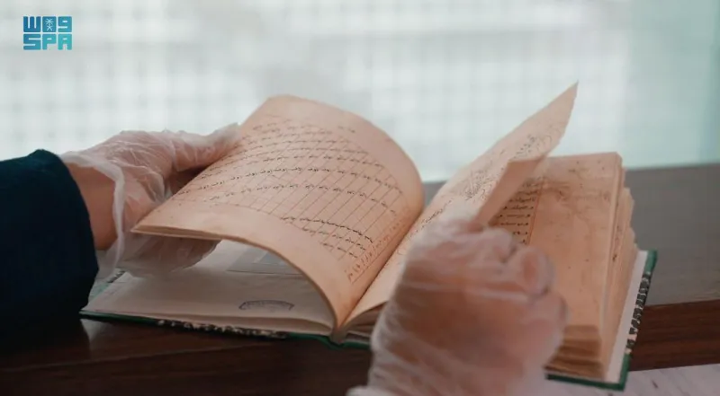 مكتبة الملك عبد العزيز تقتني مخطوطة نادرة تكشف رقي الحضارة العربية