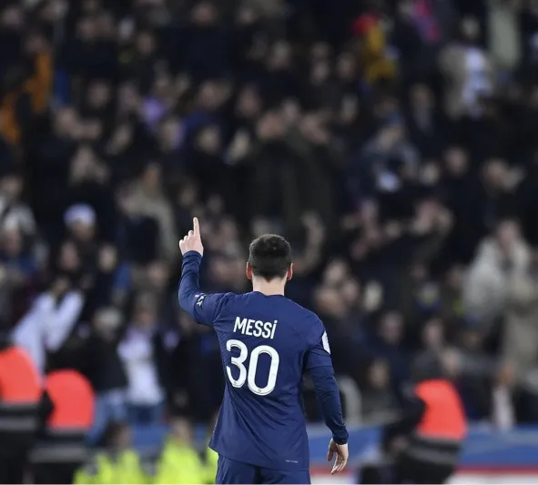 هل يجدد باريس سان جيرمان عقد «ميسي» أم ينتقل للهلال؟