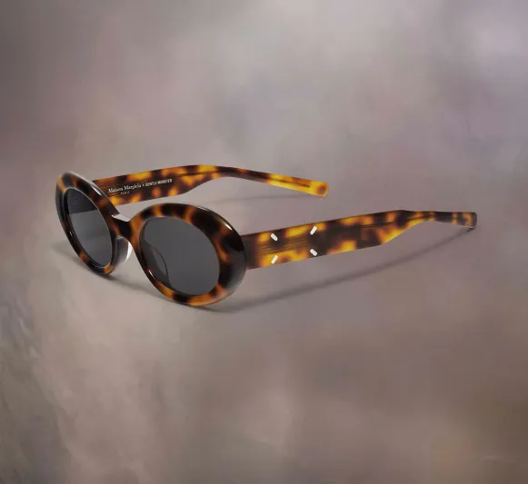 للأناقة والتميز.. عزّز سحر إطلالتك بنظارات بتوقيع Maison Margiela وGentle Monster