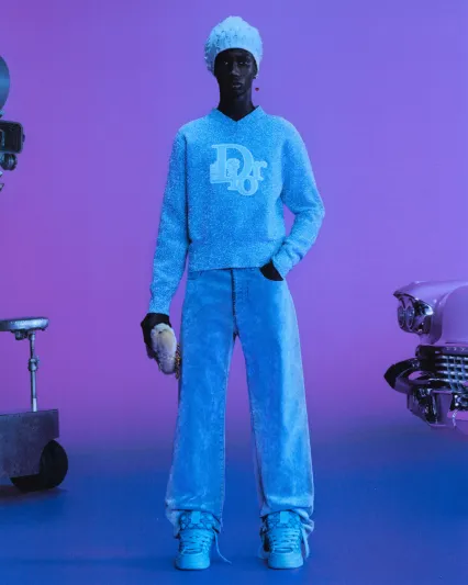 «Dior» تحاكي الأناقة الباريسيّة بأسلوب كاليفورنيا الصاخب