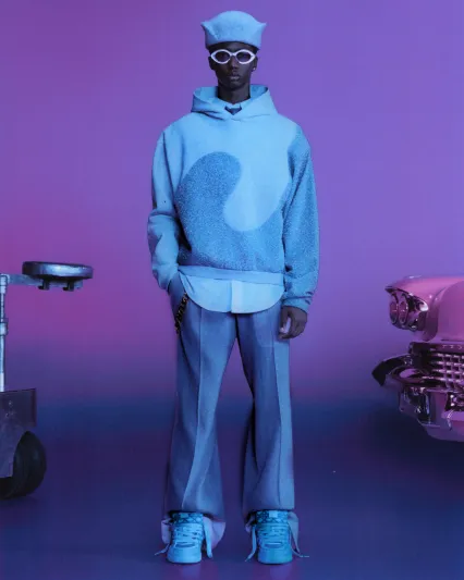 «Dior» تحاكي الأناقة الباريسيّة بأسلوب كاليفورنيا الصاخب