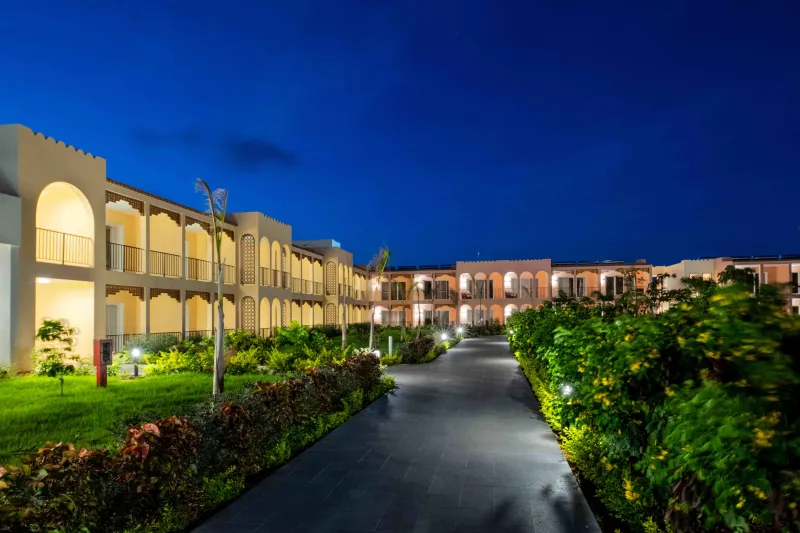 تجربة آسرة في «إميرالد زانجبار» حيث الماء والخضرة وتدليل الذات