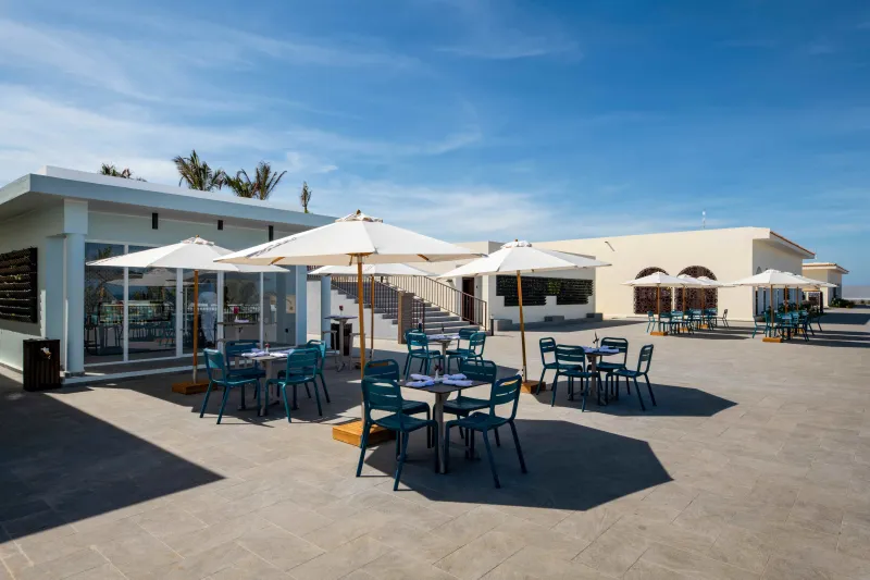 تجربة آسرة في «إميرالد زانجبار» حيث الماء والخضرة وتدليل الذات