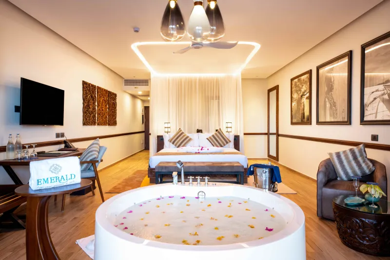 تجربة آسرة في «إميرالد زانجبار» حيث الماء والخضرة وتدليل الذات