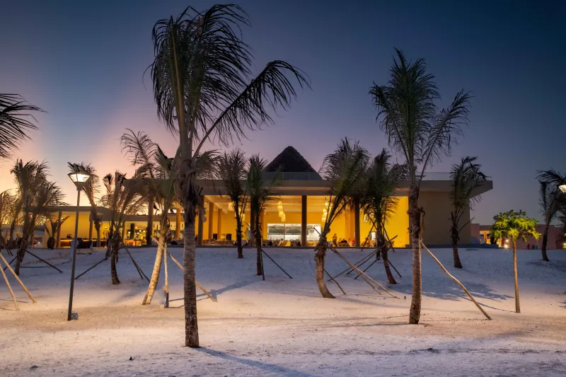 تجربة آسرة في «إميرالد زانجبار» حيث الماء والخضرة وتدليل الذات