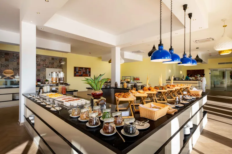 تجربة آسرة في «إميرالد زانجبار» حيث الماء والخضرة وتدليل الذات