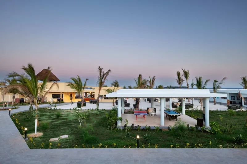 تجربة آسرة في «إميرالد زانجبار» حيث الماء والخضرة وتدليل الذات