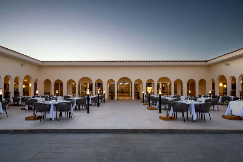 تجربة آسرة في «إميرالد زانجبار» حيث الماء والخضرة وتدليل الذات