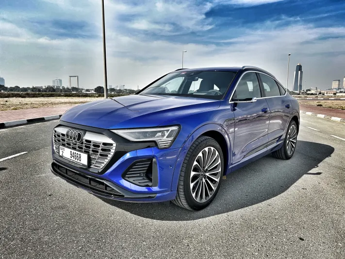 تجربة قيادة "Audi Q8 e-tron".. الرُّقي والحداثة في مقصورة واحدة