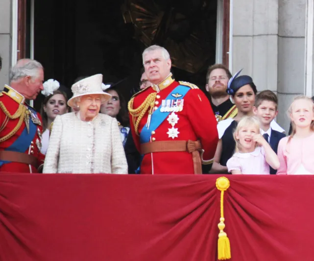 على خطى هاري.. الأمير أندرو يبدأ خطوات كتابة مذكراته