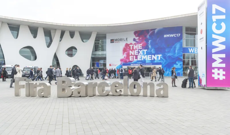 منها كبسولات فائقة السرعة.. تقنيات غير مسبوقة في معرض «إم دبليو سي»