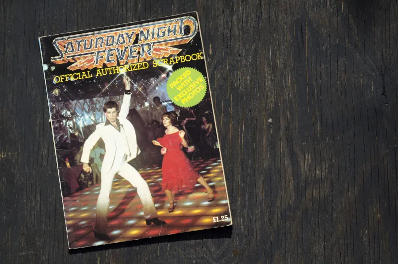 للبيع.. بدلة «جون ترافولتا» في فيلم «حمى ليلة السبت»