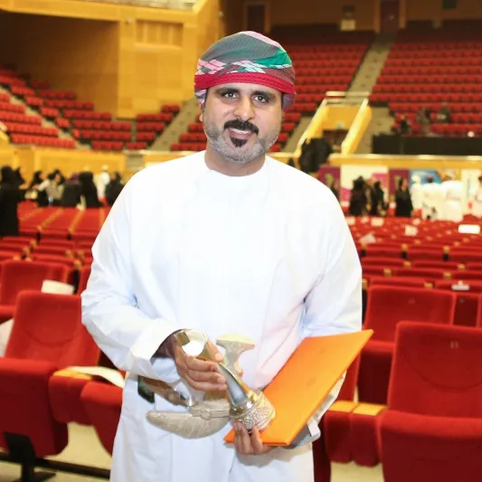 خليل البلوشي: جمهور الهلال سبب شهرتي.. وأخي أول من اكتشفني (فيديو)