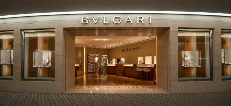 لصوص يسرقون قطعًا بملايين اليوروهات من متجر "بولغري" للجواهر