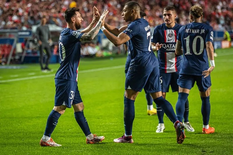 "تواجد عربي".. إعلان نتائج تصويت جماهيري لأفضل 11 لاعبًا في العالم.. من هم؟