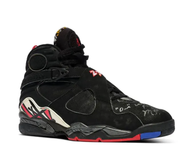 طرح مجموعة أحذية لـ«مايكل جوردان» للبيع في هونغ كونغ